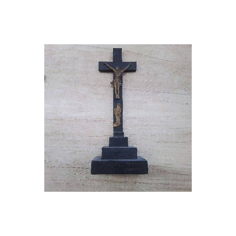 CRUCIFIX SOCLE BOIS