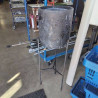 POT SUR TREPIED EN METAL