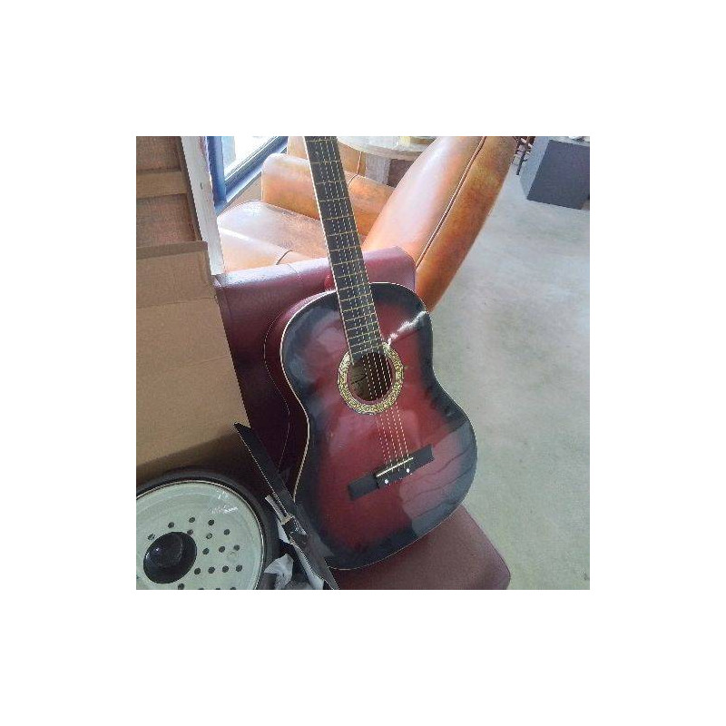 GUITARE ROUGE