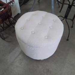 POUF ROND CAPITONNÉ 