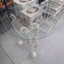 GUERIDON VERRE PIED METAL...