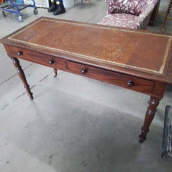 BUREAU 2 TIROIRS DESSUS CUIR