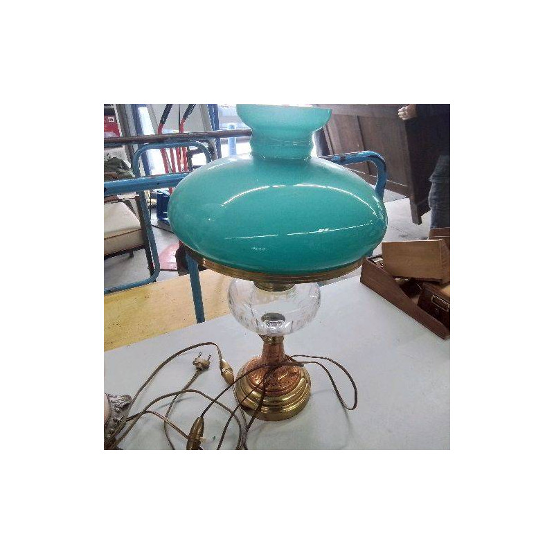 LAMPE A PETROLE ELECTRIFIEE OPALINE VERTE