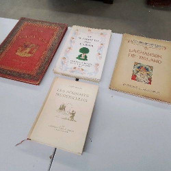 LIVRE ILLUSTRÉ 